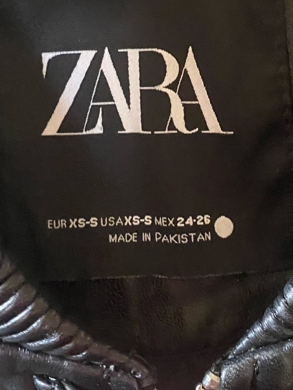 Zara faux leather jacket. Gorgeous!!! Never worn. Size xs/s. - Picture 4 of 4